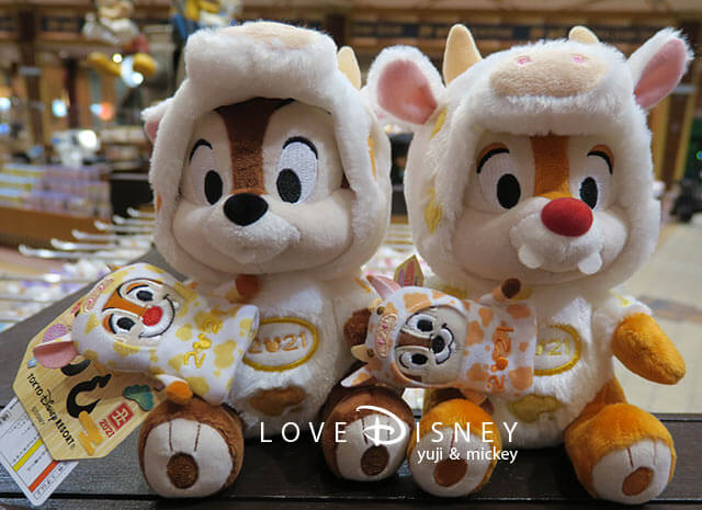 ミッキー フレンドが牛になって登場 21年の干支グッズ ぬいぐるみ ぬいぐるみバッジ 紹介 Love Disney