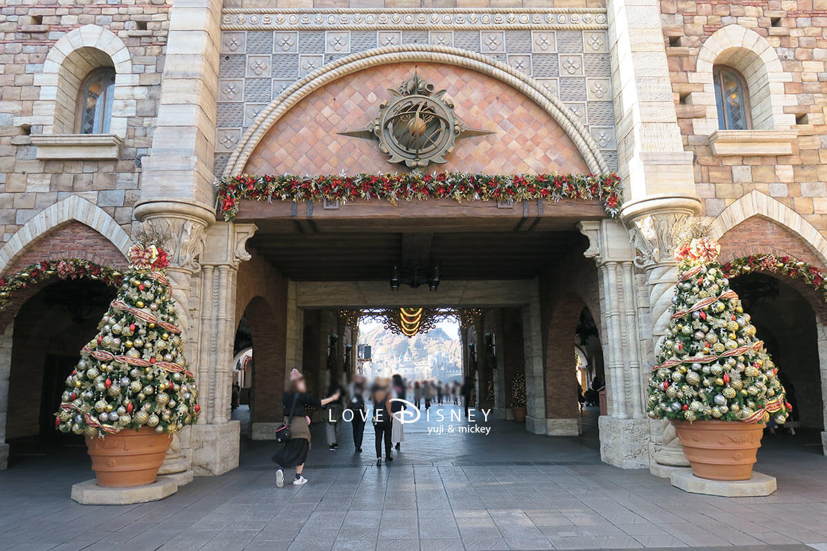 クリスマスの装飾された東京ディズニーシー、散歩日記（40枚の写真と共に）