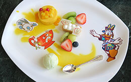 開放感溢れるラウンジで味わえる「ディズニー・イースター2021、アフタヌーンティーセット」