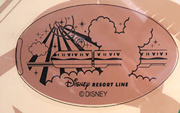 ミッキーが4種目のスポーツに挑戦しているデザイン登場「ディズニーリゾートライン」スーベニアメダル全種類