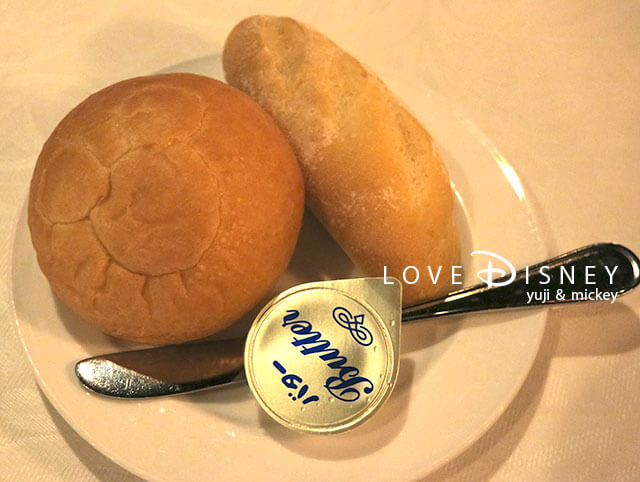 ブルーバイユー・レストランのスペシャルコース、パン