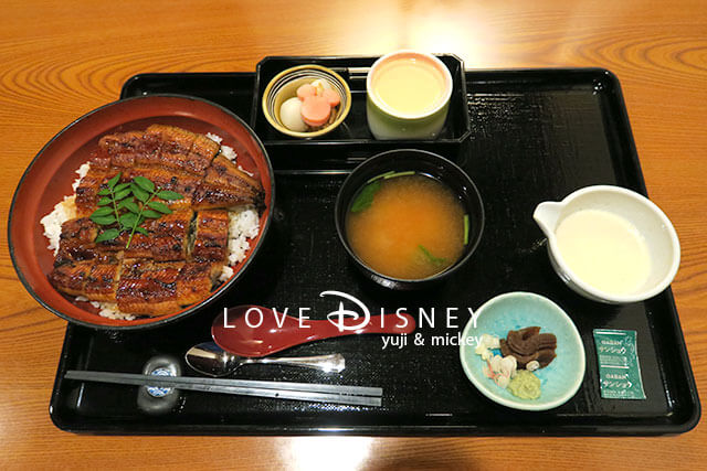 ボリューム満点の鰻丼が味わえる 季節のおすすめ料理 In れすとらん北齋 Love Disney