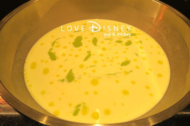 シェフ・ミッキー「ディズニーアンバサダーホテル・サマーダイニング2021、ランチブッフェ」ポテトとグリーンピースの冷静クリームスープ