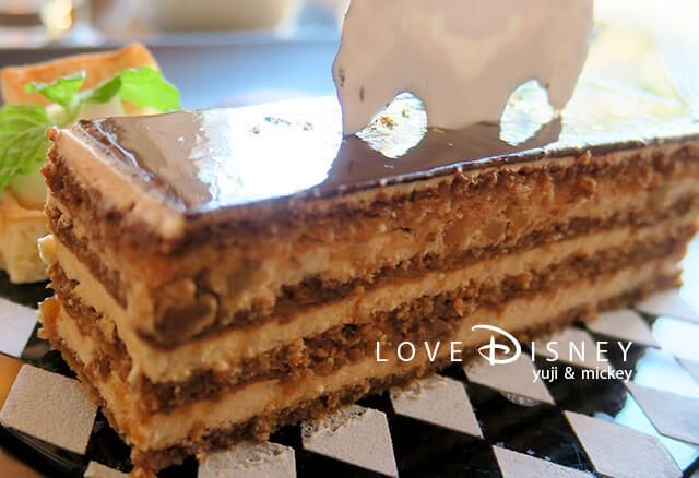 「ディズニー ツイステッドワンダーランド」スペシャルケーキセット