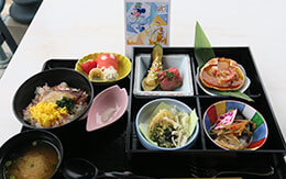 トータリー・ミニーマウスのデザート付き「シーズナルテイストセレクションズ」 in レストラン櫻