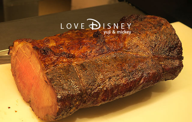 ディズニーアンバサダーホテル「シェフ・ミッキー」ディズニー・イースター2022ランチブッフェ、温かい料理（ローストビーフ）