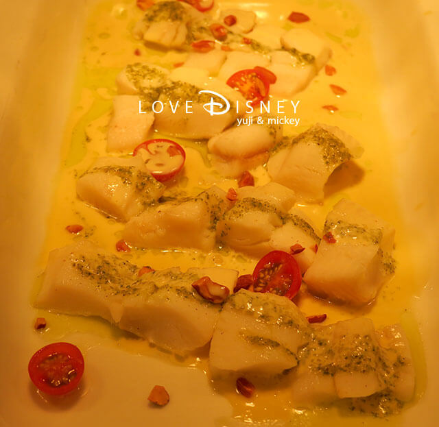 シャーウッドガーデン・レストラン「東京ディズニーランドホテル・サニーサマーダイニングランチブッフェ」白身魚のスチーム、レモン風味の白ワインソース