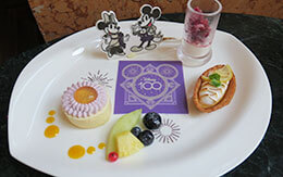 ドリーマーズ・ラウンジに「ディズニー100周年限定のアフタヌーンティーセット」が登場！