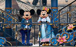 ミッキー広場立ち見最前列で鑑賞した「ファンタジースプリングス、スペシャルグリーティング」