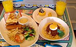 プラザパビリオン・レストラン「ディズニー・パルパルーザ 、ドナルドのクワッキー・ダックシティ」3品のグルメ紹介