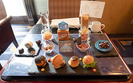 さあ、宇宙を感じよう！ハイピリオン・ラウンジ「セレブレーティング・スペース・マウンテン、ザ・ファイナルイグニッション、プレミアムスウィーツセット」