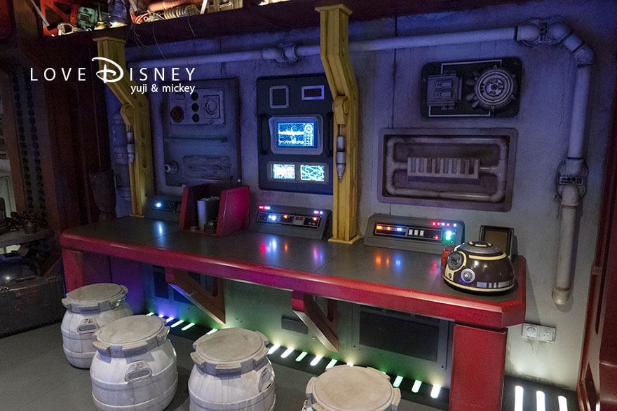 ディズニークルーズ・ウィッシュ号、ディズニー・オセアニア・クラブ（スター・ウォーズ：カーゴ・ベイの内容）