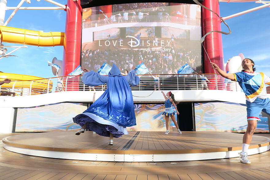 ディズニークルーズ・ウィッシュ号、出航パーティー（Set Sail on a Wish）フェアリーゴッドマザー