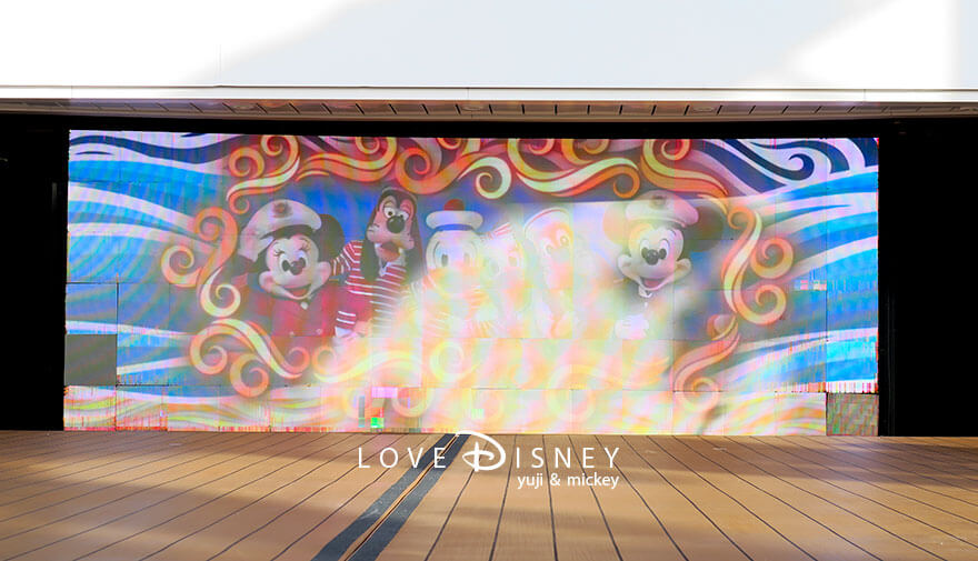ディズニークルーズ・ウィッシュ号、出航パーティー（Set Sail on a Wish）スクリーン