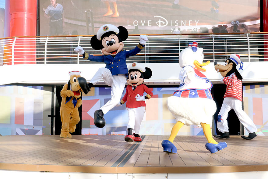 ディズニークルーズ・ウィッシュ号、出航パーティー（Set Sail on a Wish）ミッキー、ミニー、ドナルド、デイジー、プルート、グーフィー