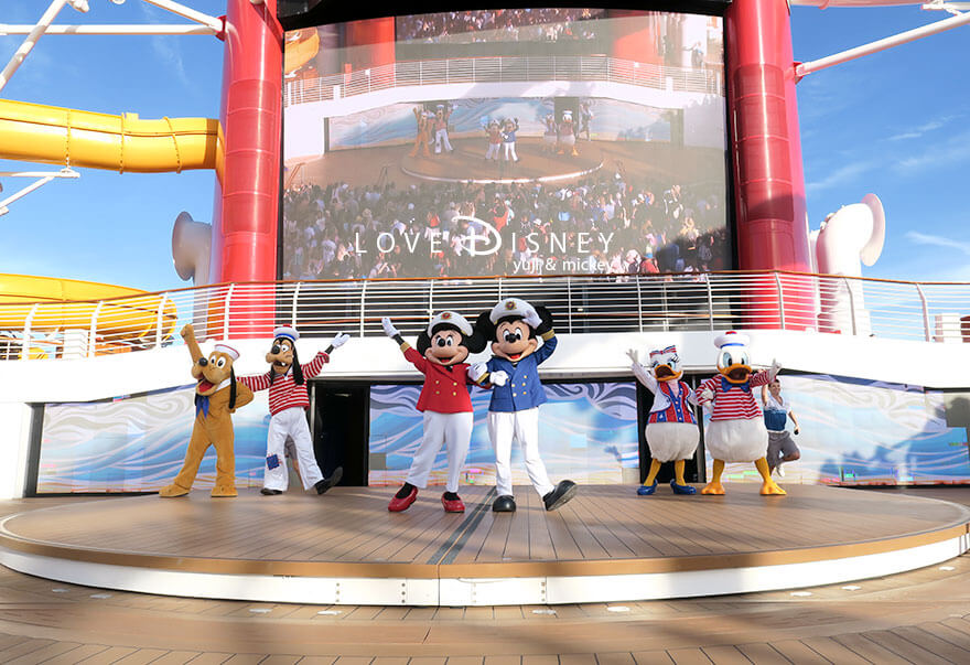 ディズニークルーズ・ウィッシュ号、出航パーティー（Set Sail on a Wish）ミッキー、ミニー、ドナルド、デイジー、プルート、グーフィー