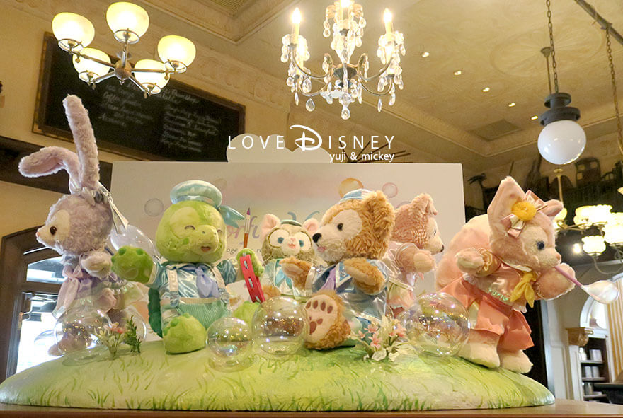東京ディズニーシー、ダッフィー＆フレンズ20周年：カラフルハピネスのデコレーション（マクダックス・デパートメントストア店内）その6