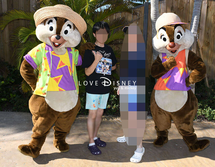 ディズニークルーズ・ウィッシュ号、ライトハウス・ポイントのディズニー・ルックアウト・ケイ、キャラクターグリーティング（チップ＆デール）