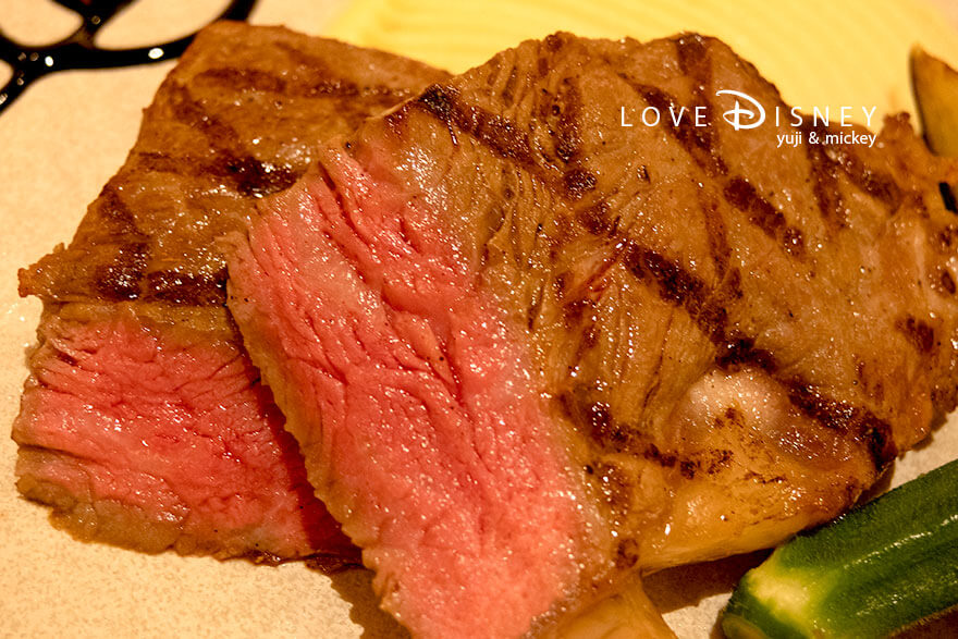 ディズニーアンバサダー、エンパイア・グリル「We Love ビッグバンドビート、スペシャルディナー」肉料理
