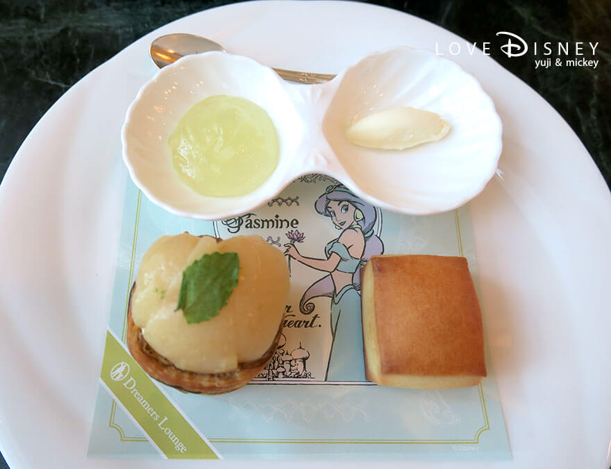 東京ディズニーランドホテル、ドリーマーズ・ラウンジ「ワンス・アポン・ア・ドリームセット（ジャスミン）」スコーン＆デニッシュ