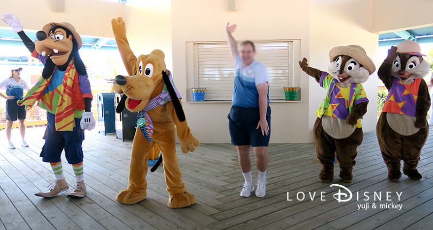ディズニー・ルックアウト・ケイのエンターテイメント「ディズニー・ファン・イン・ザ・サン・ビーチバッシュ」グーフィー、プルート、チップ&デール(その3)
