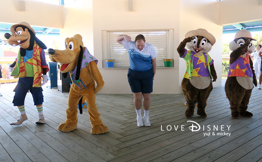 ディズニー・ルックアウト・ケイのエンターテイメント「ディズニー・ファン・イン・ザ・サン・ビーチバッシュ」グーフィー、プルート、チップ&デール(その4)