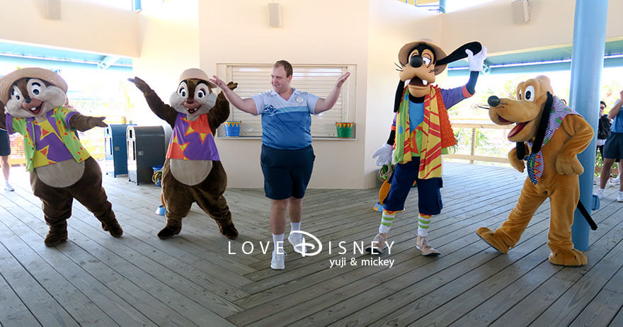 ディズニー・ルックアウト・ケイのエンターテイメント「ディズニー・ファン・イン・ザ・サン・ビーチバッシュ」グーフィー、プルート、チップ&デール(その5)