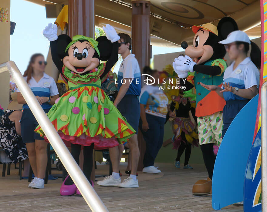 ディズニー・ルックアウト・ケイのエンターテイメント「ラッシュ ジャンカヌー・セレブレーション」