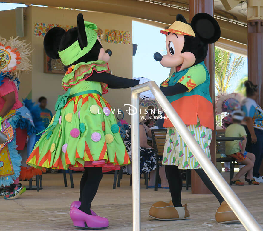 ディズニー・ルックアウト・ケイのエンターテイメント「ラッシュ ジャンカヌー・セレブレーション」