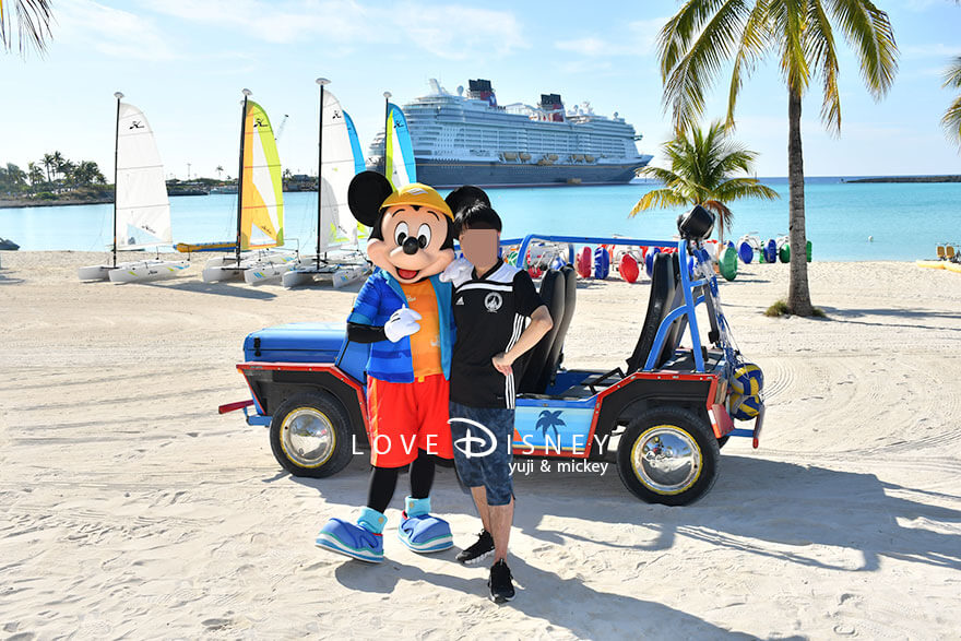 ディズニークルーズ、ウィッシュ号、キャスタウェイ・ケイ、キャラクターグリーティング、ミッキー(ペアショット)