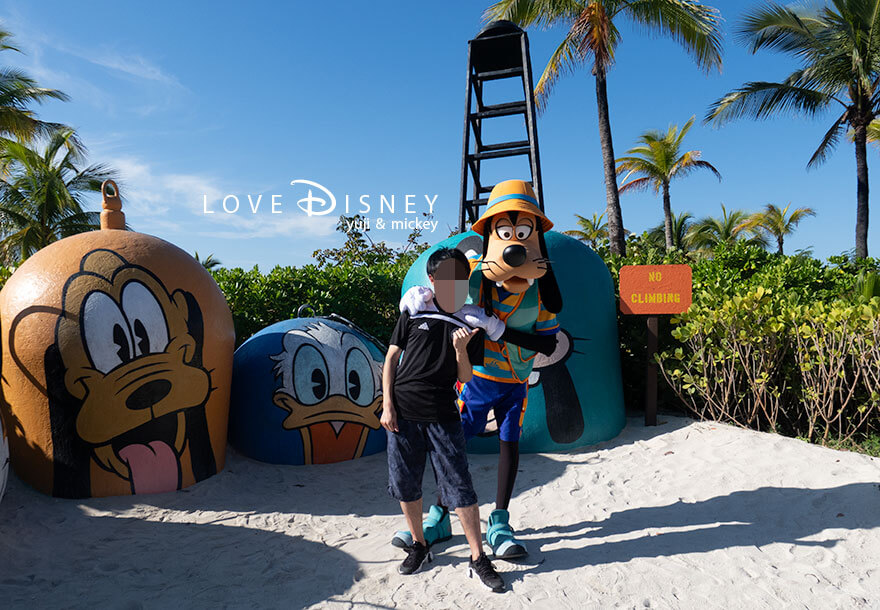 ディズニークルーズ、ウィッシュ号、キャスタウェイ・ケイ、キャラクターグリーティング、グーフィー(ペアショット)