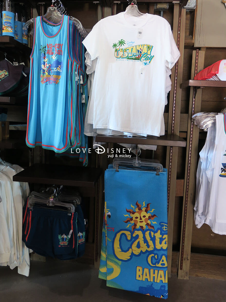 ディズニークルーズ・ウィッシュ号、キャスタウェイ・ケイ、グッズ（タックトップ/Tシャツ/ショートパンツ/バスタオル）