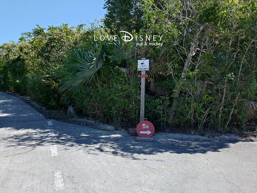 ディズニークルーズ、ウィッシュ号、キャスタウェイ・ケイ、5kmマラソン、コース途中にある案内看板（その3）