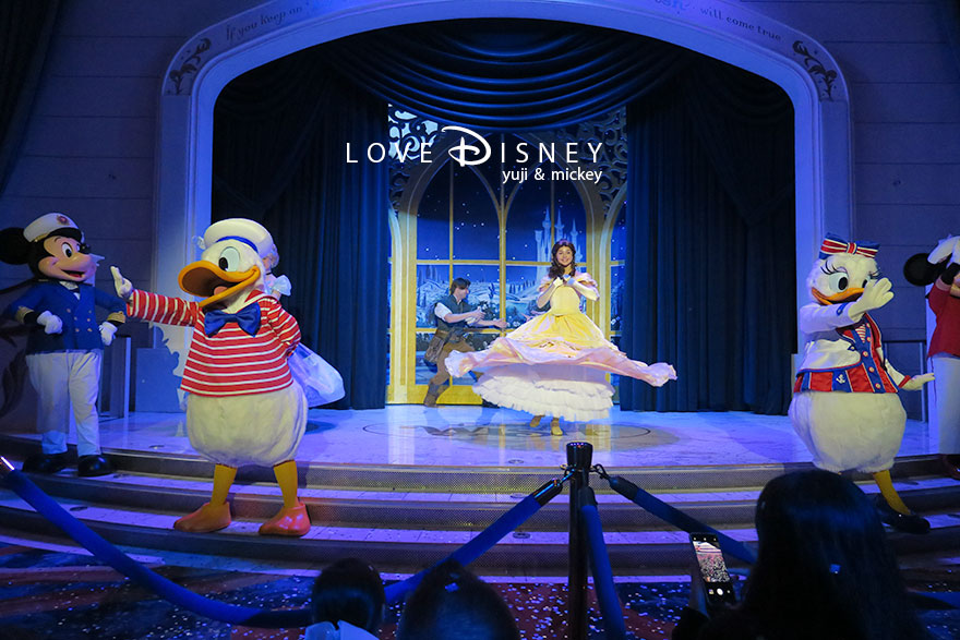 ディズニークルーズ・ウィッシュ号、お別れパーティー、ショー「ウィッシュイング・エバー・アフター」ベル、、ミッキー、ミニー、ドナルド、デイジー