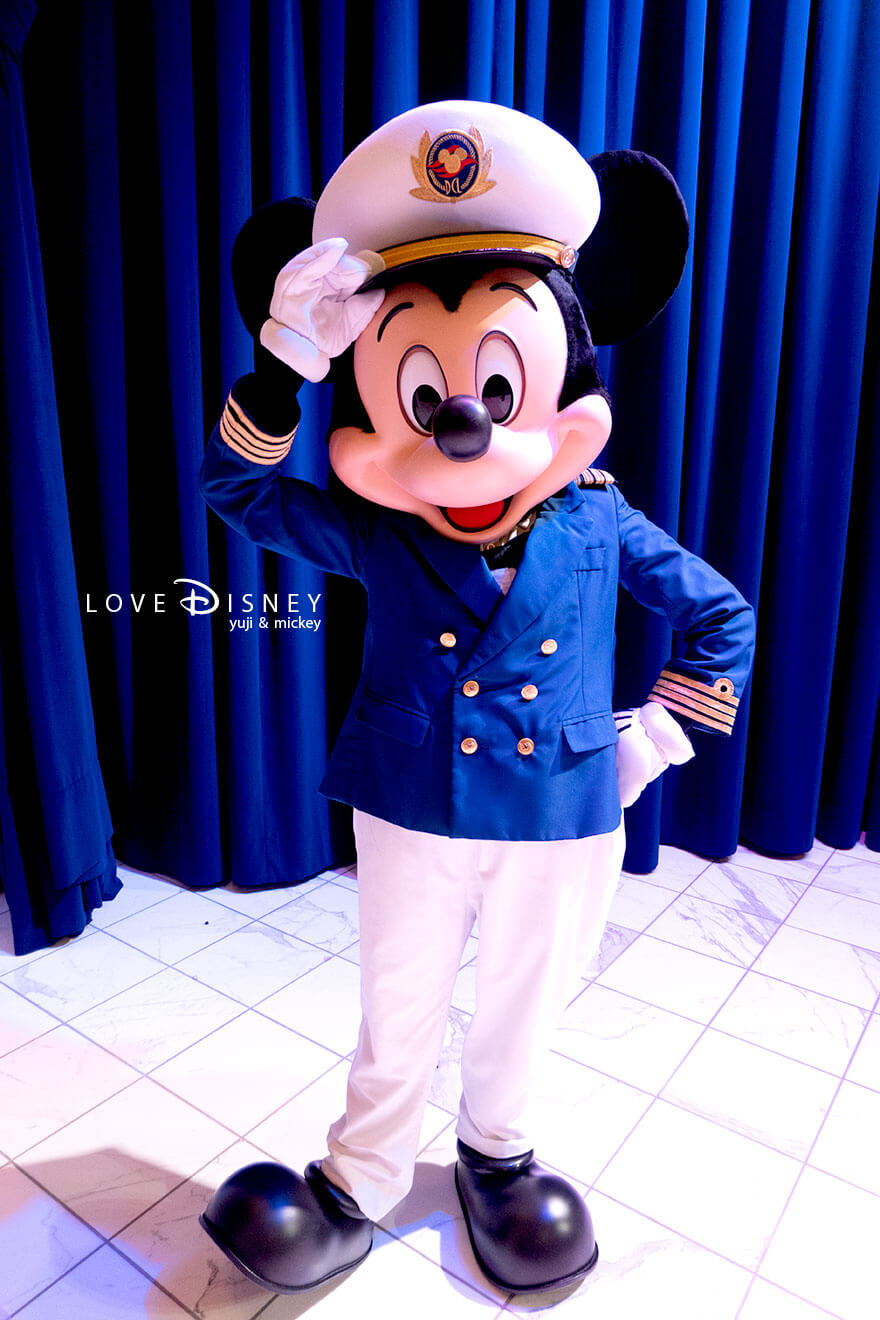 ディズニークルーズ・ウィッシュ号、キャラクターグリーティング、クルーズ衣装のミッキー