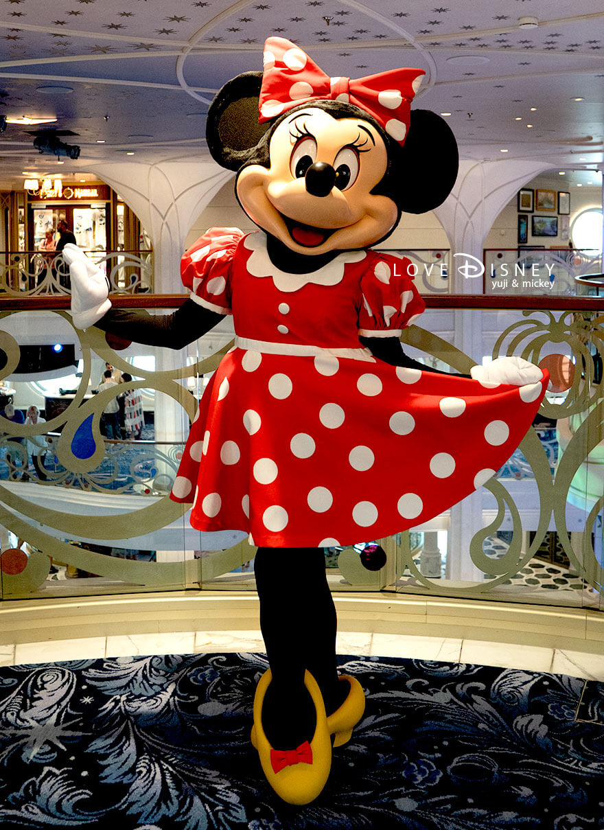 ディズニークルーズ・ウィッシュ号、キャラクターグリーティング、ノーマル衣装のミニー
