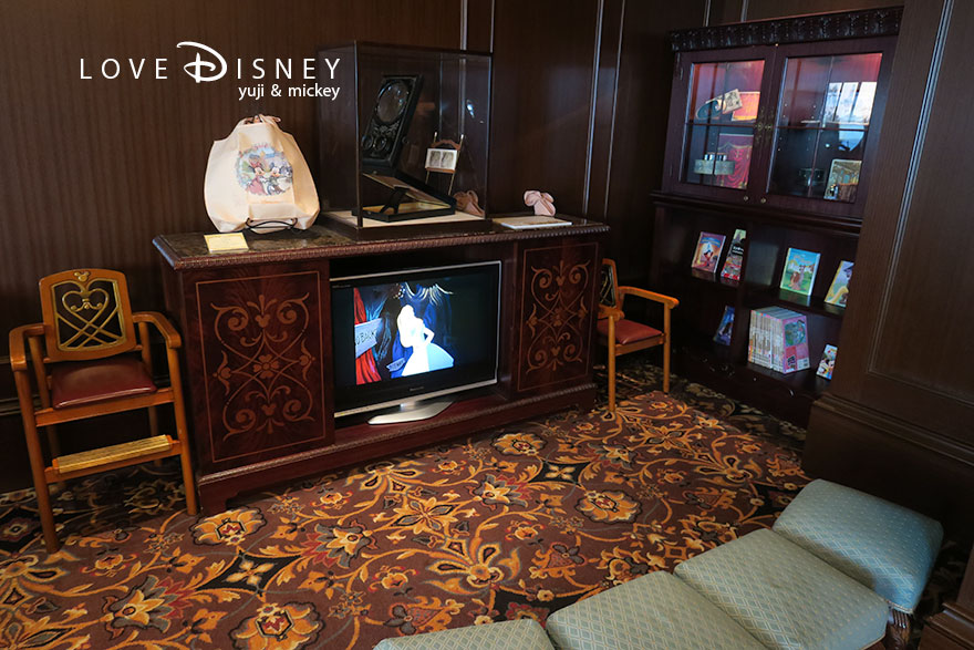 東京ディズニーランドホテル、ラウンジ「マーセリンサロン」