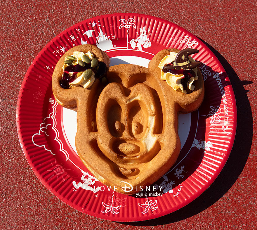 東京ディズニーランド、「ディズニー・ハロウィーン2025」スペシャルメニュー、グレートアメリカン・ワッフルカンパニー、ミッキーワッフル