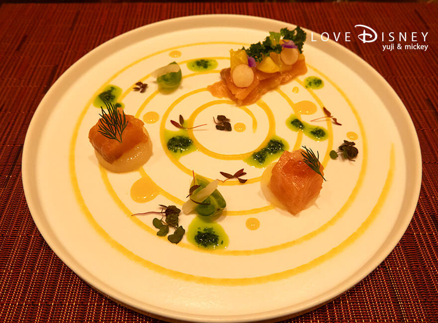 ディズニーアンバサダーホテル、エンパイア・グリル「ディズニー・クリスマス2025、スペシャルディナー」前菜（その1）