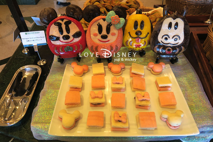 東京ディズニーランドホテル、シャーウッドガーデン・レストラン「イヤーエンド＆ニューイヤー」パン（大納言と柚子のブレッド）