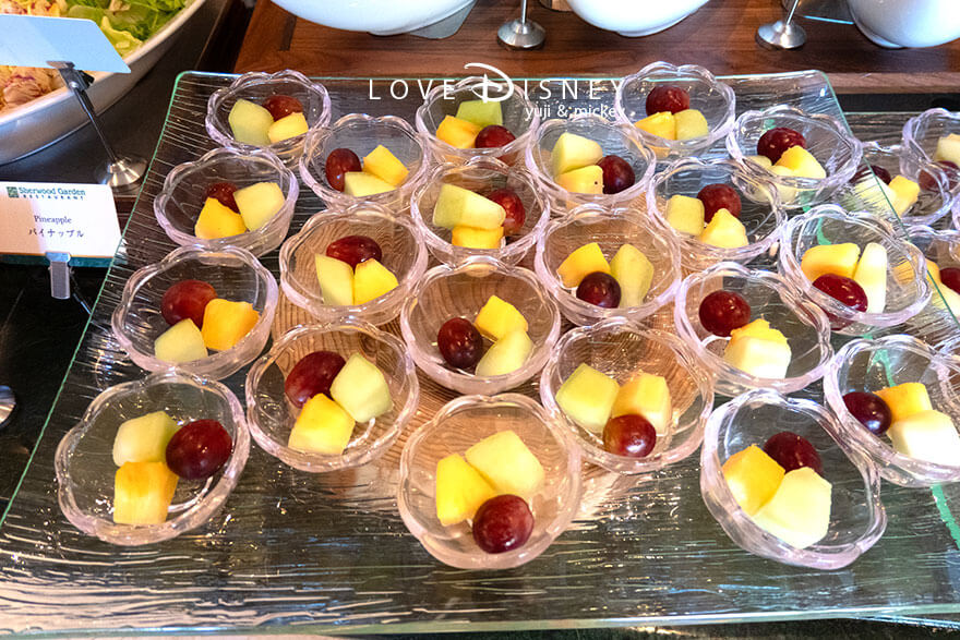 東京ディズニーランドホテル、シャーウッドガーデン・レストラン「イヤーエンド＆ニューイヤー」デザート（フルーツ）
