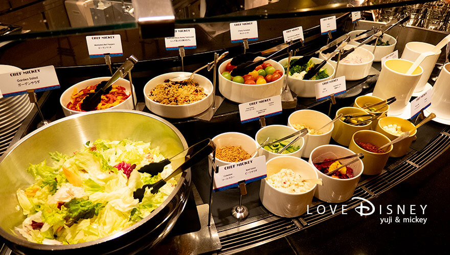 ディズニーアンバサダーホテル、シェフ・ミッキー、イヤーエンド＆ニューイヤースペシャルディナーブッフェ、冷たい料理（サラダ類）