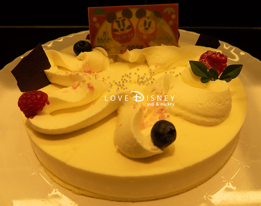 ディズニーアンバサダーホテル、シェフ・ミッキー、イヤーエンド&ニューイヤースペシャルディナーブッフェ、デザート(クリームチーズムース)