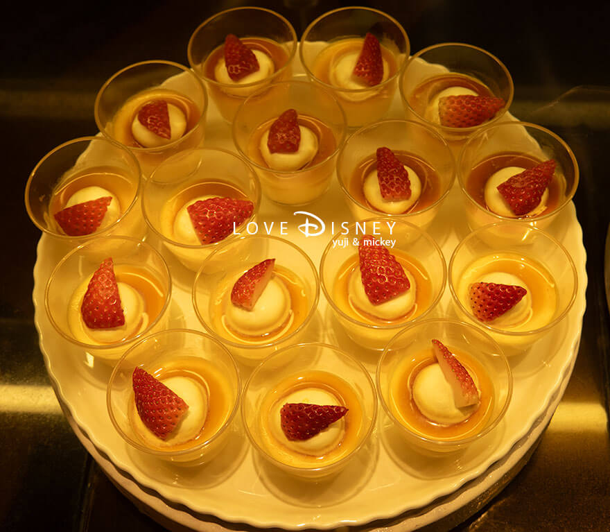 ディズニーアンバサダーホテル、シェフ・ミッキー、イヤーエンド&ニューイヤースペシャルディナーブッフェ、デザート(カスタードプディング)