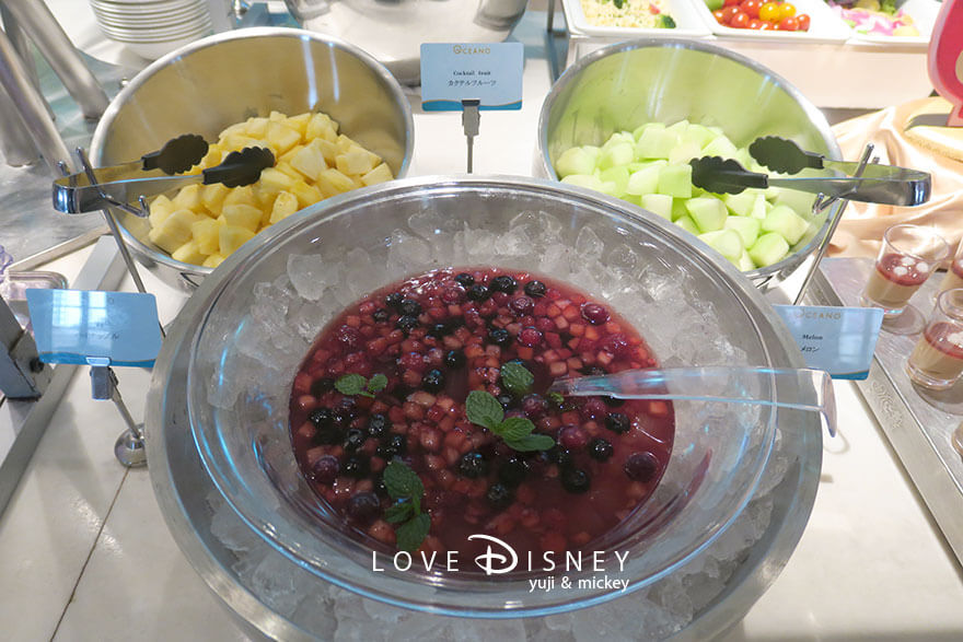 東京ディズニーシー・ホテルミラコスタ、オチェーアノ、イヤーエンド&ニューイヤーブッフェ、デザート(カクテルフルーツ/メロン/パイナップル)