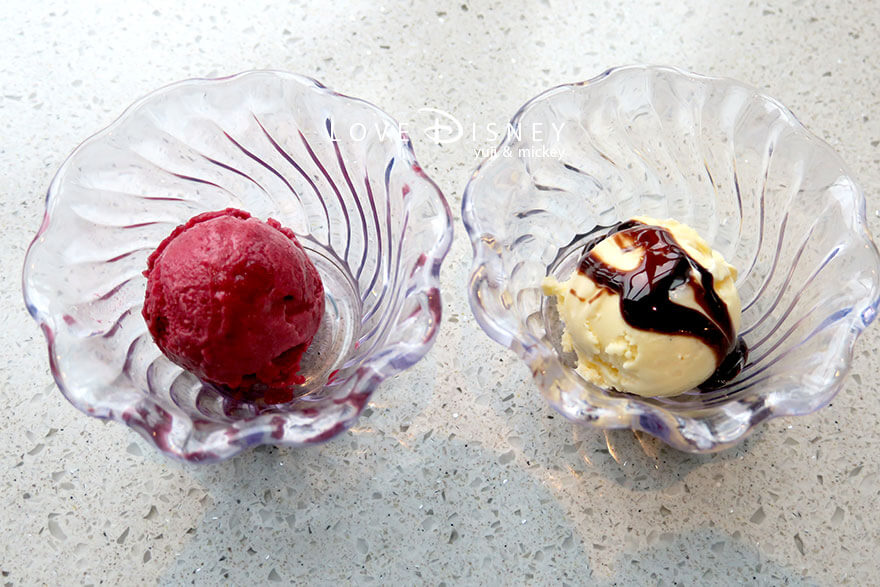 東京ディズニーシー・ホテルミラコスタ、オチェーアノ、イヤーエンド＆ニューイヤーブッフェ、デザート（グリオットチェリージェラート/バニラアイスクリーム）