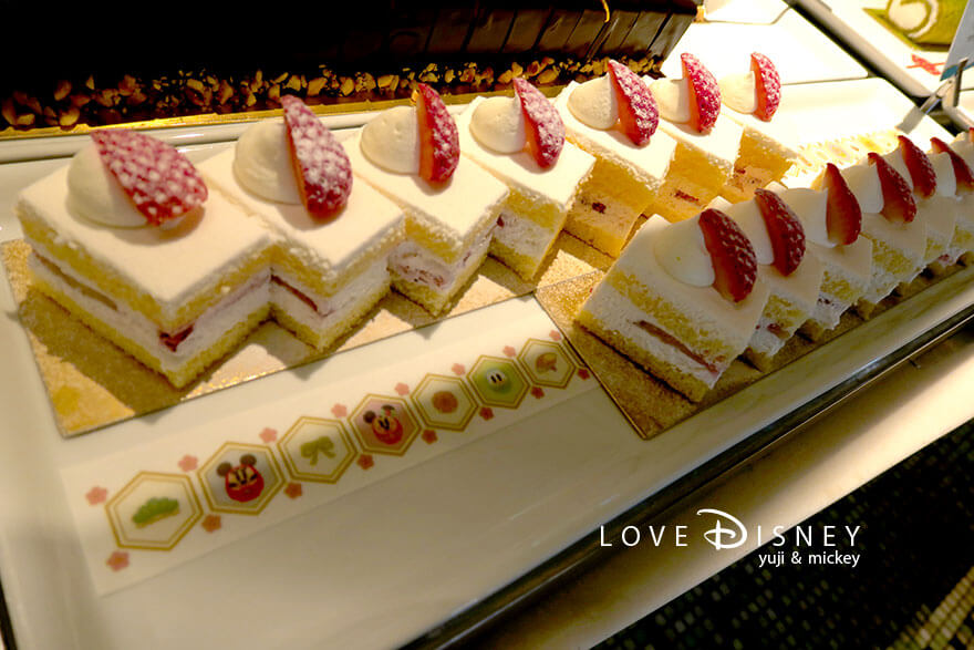 東京ディズニーシー・ホテルミラコスタ、オチェーアノ、イヤーエンド&ニューイヤーブッフェ、デザート(ショートケーキ)
