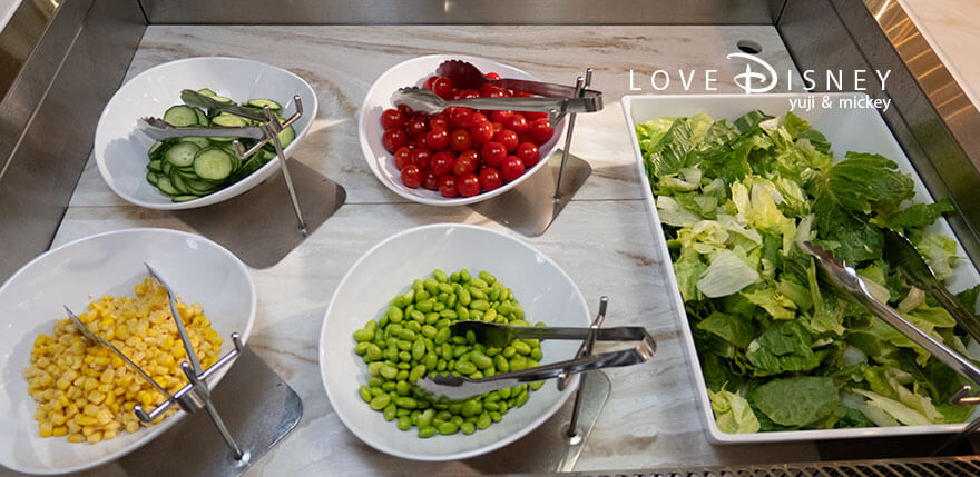 東京ディズニーランド、クリスタルパレス・レストラン、「ディズニー・パルパルーザ、ミニーのファンダーランド」冷たい料理（コーン/キュウリ/枝豆/ミニトマト/レタス）