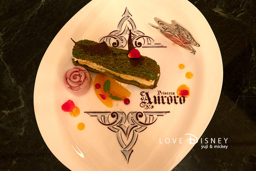 東京ディズニーランドホテル、ドリーマーズ・ラウンジ、ワンス・アポン・ア・ドリームセット（オーロラ姫）デザート（上）