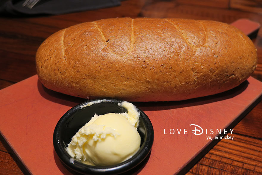 ディズニー・クルーズ・ウィッシュ号、4泊5日バハマコース、ロングホーンステーキハウス、パン